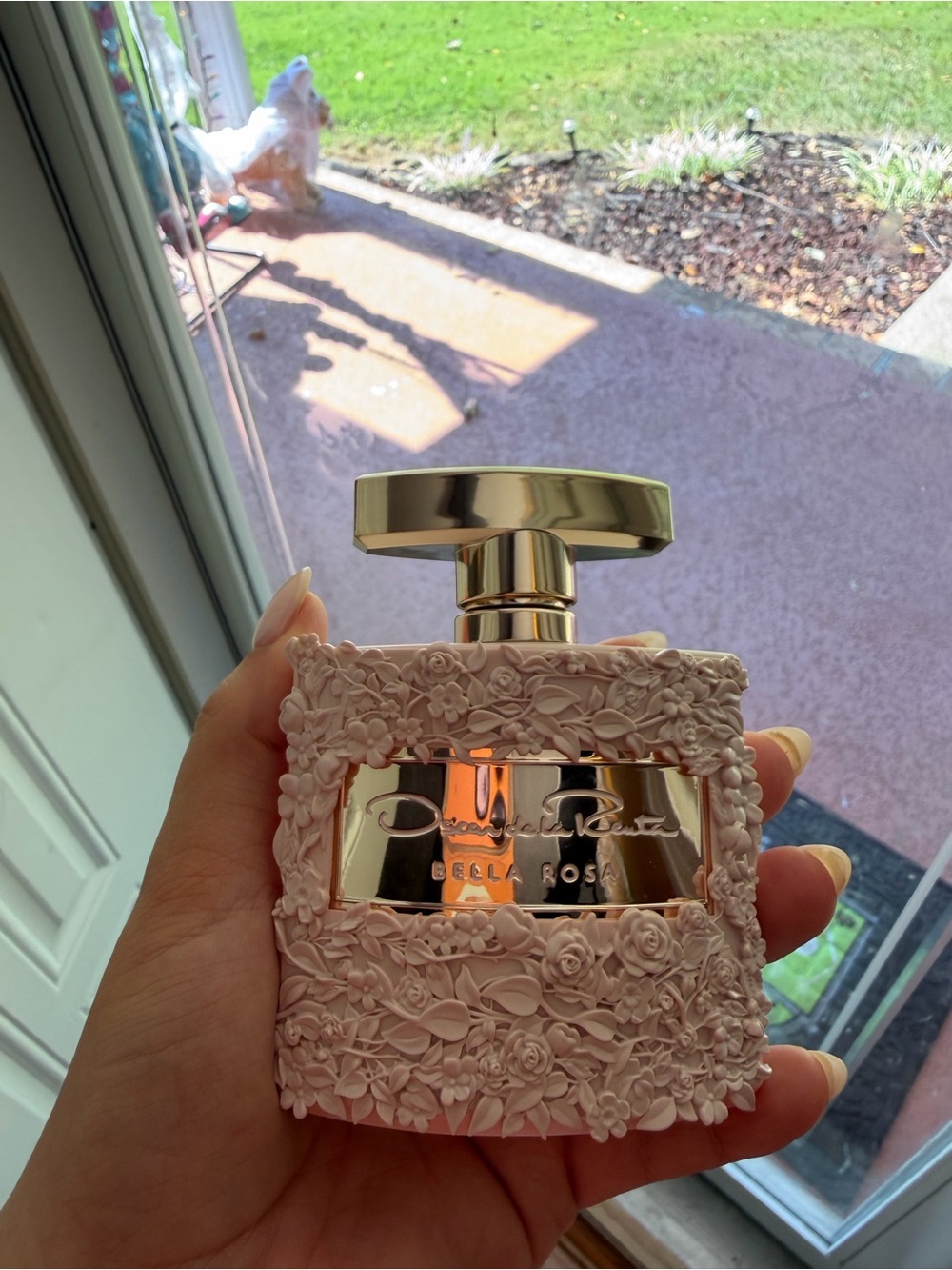 Oscar de la Renta Bella Rosa Fragrant Bottle - Pale Pink & Gold
